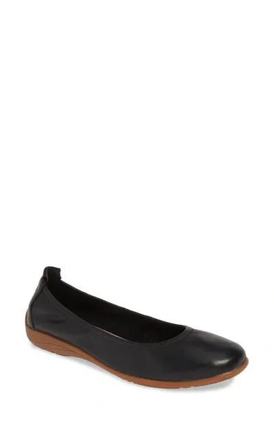 Josef Seibel Fenja 01 Flat In Black Leather