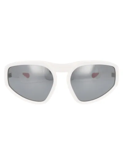 Moncler White Pentagra Sunglasses In 21c White