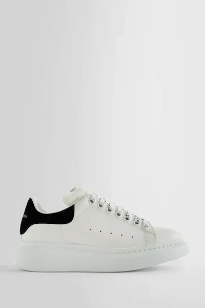 Alexander Mcqueen Sneakers In White