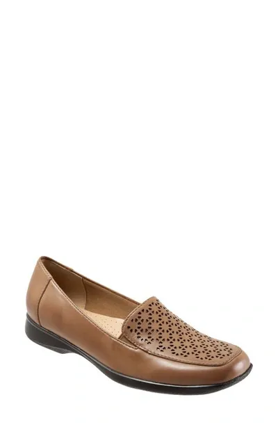 Trotters 'jenn' Laser Cutout Loafer In Brown