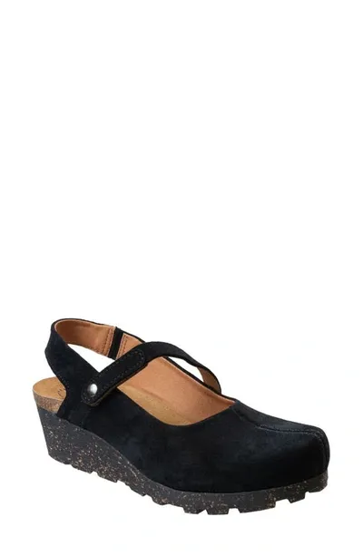 Otbt Prog Water Resistant Wedge Clog In Black