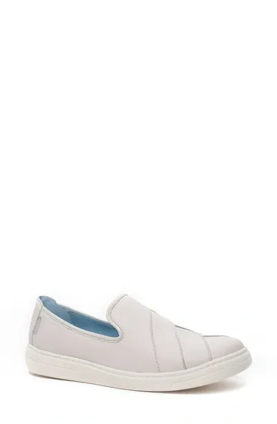 Cloud Fa Water Resistant Sneaker In Nappa Pearl