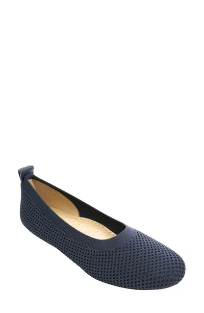 Vaneli Suvi Flat In Navy