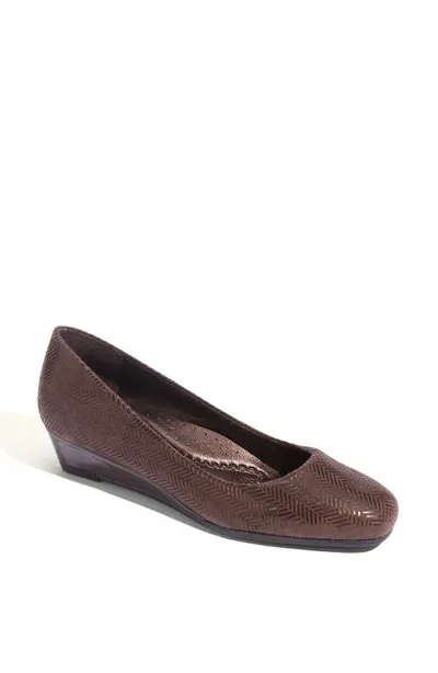 Trotters 'lauren' Pump In Dark Brown