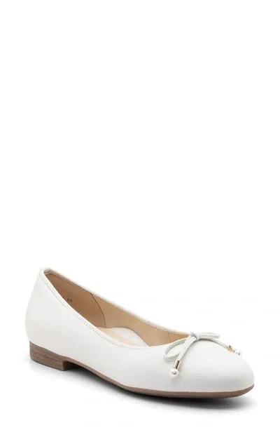 Ara Scout Flat In Cream Calf