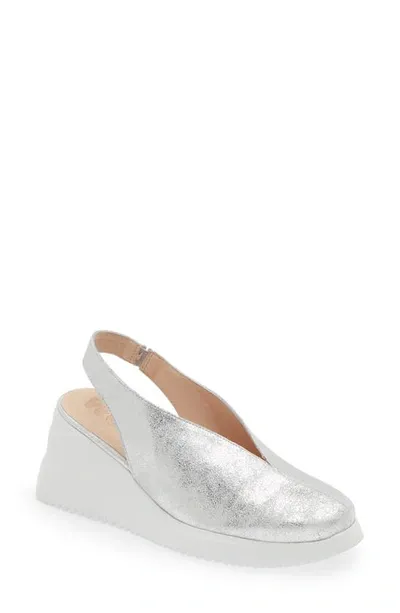 Wonders Platform Wedge Pump In Silver