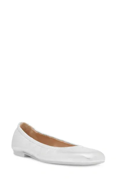 Stuart Weitzman Bardot Ballet Flat In Oat