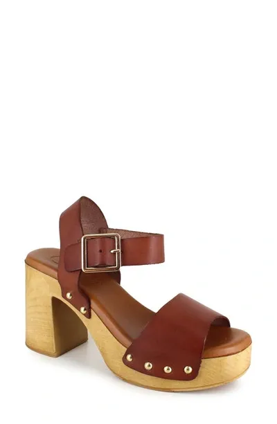 Candies Deborah Platform Sandal In Tan