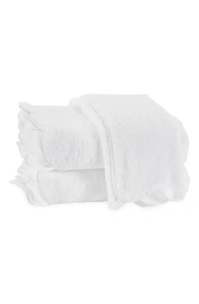 Matouk Cairo Scallop Trim Cotton Hand Towel In White