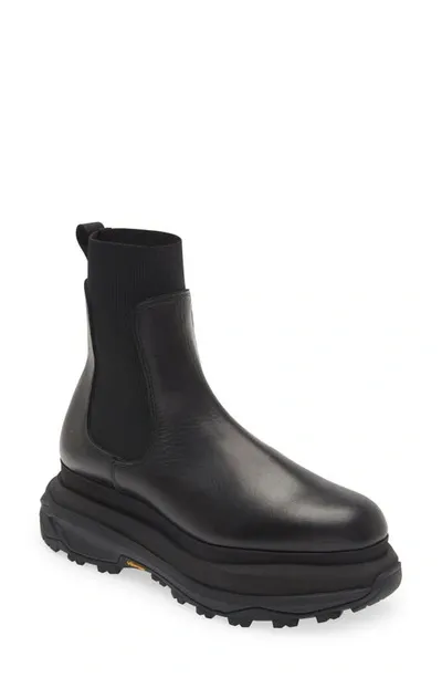 Sacai Platform Chelsea Boot In Black