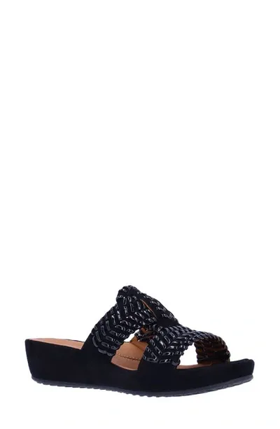 L'amour Des Pieds Chorra Sandal In Black