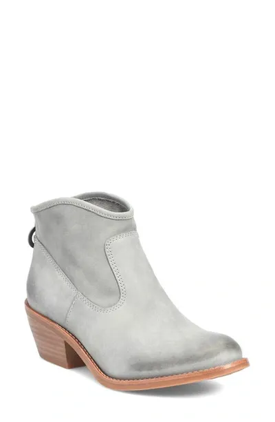 Söfft Aisley Bootie In Moon Grey