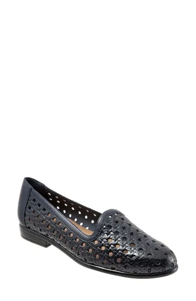 Trotters Liz Flat In Black Print Faux Leather