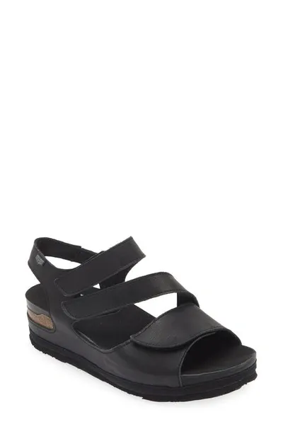 On Foot 206 Austin Platform Sandal In Black