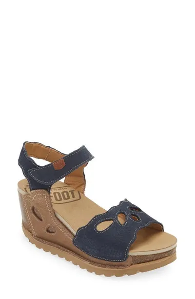 On Foot 320 Dayton Wedge Sandal In Navy