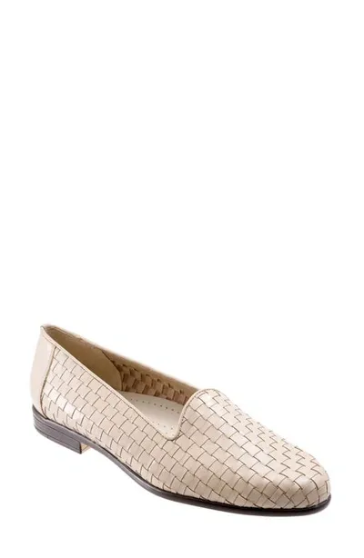 Trotters Liz Slip-on Loafer In Bone