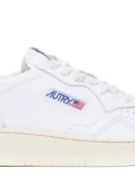 Autry Low Medialist Sneakers In Leat/leat Wht/wht