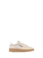 Autry Medalist Low Sneakers In Beige