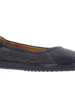 L'amour Des Pieds Zaliyah Flat In Black