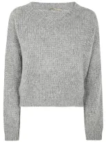 Nuur V Neck Over Sweater In Grey